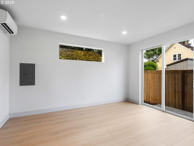 7605 N WOOLSEY Ave, Portland, OR 97203