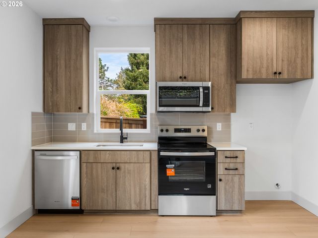 7605 N WOOLSEY Ave, Portland, OR 97203