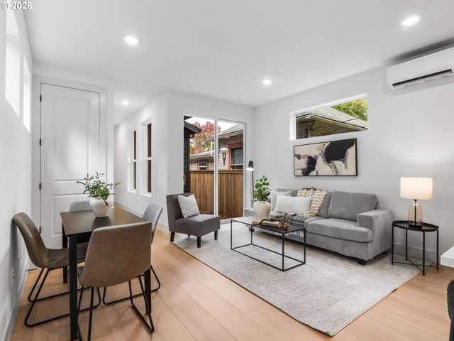7605 N WOOLSEY Ave, Portland, OR 97203