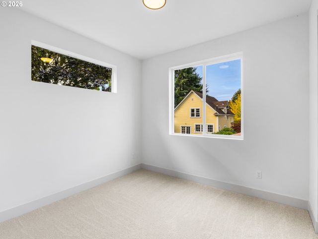 7605 N WOOLSEY Ave, Portland, OR 97203