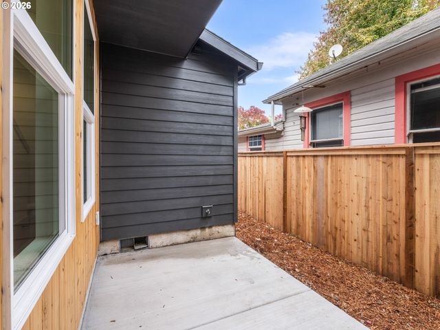 7605 N WOOLSEY Ave, Portland, OR 97203