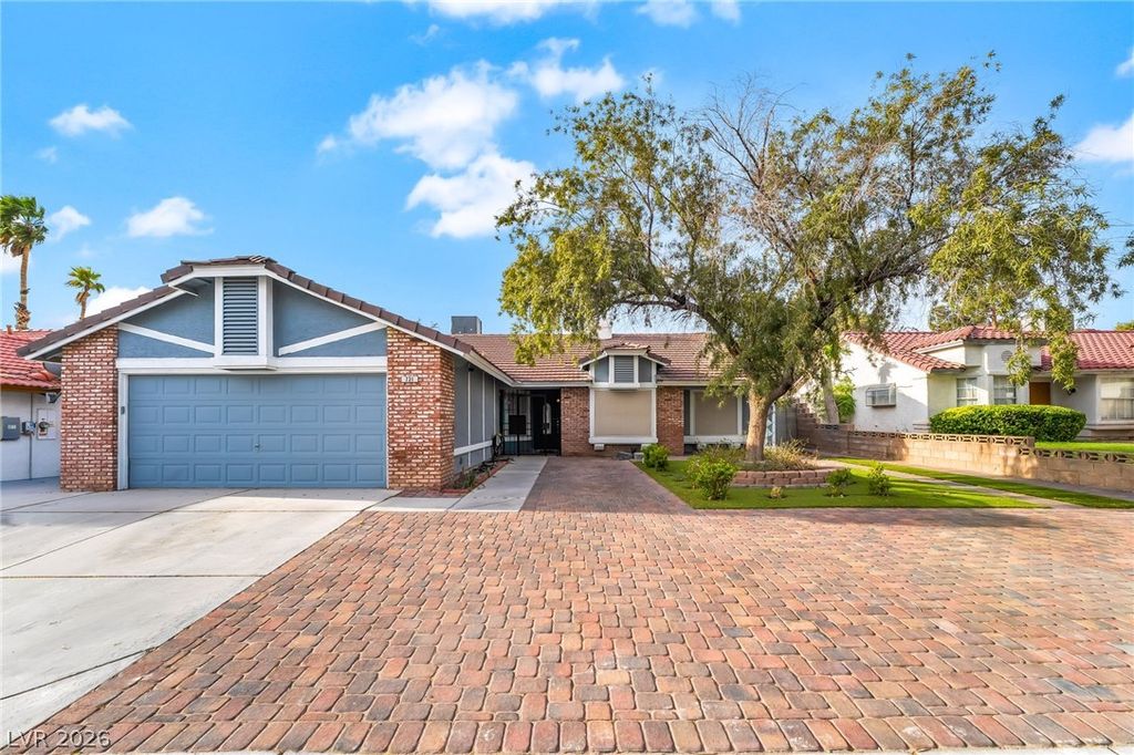 731 Autumn Moon Drive, Las Vegas, NV 89123