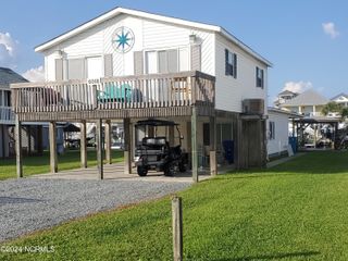 6018 6th Street, Surf City, NC 28445