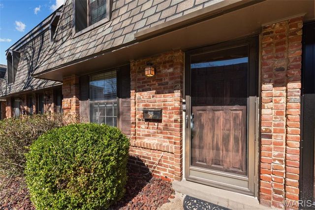 1841 Mansard Drive, Mehlville, MO 63125