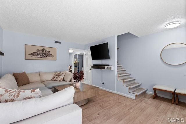 1841 Mansard Drive, Mehlville, MO 63125