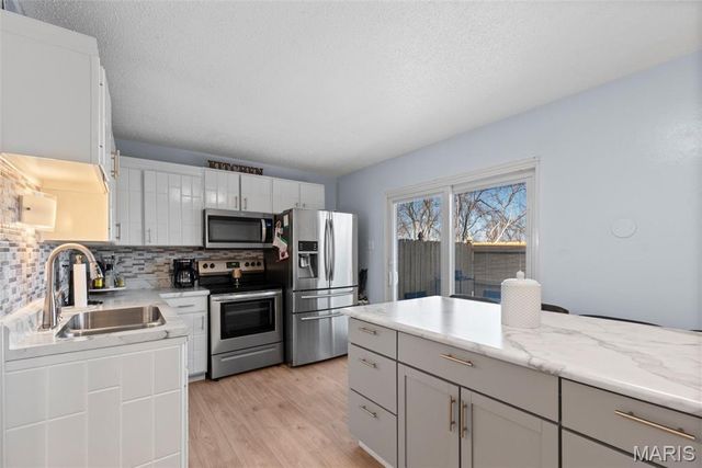 1841 Mansard Drive, Mehlville, MO 63125