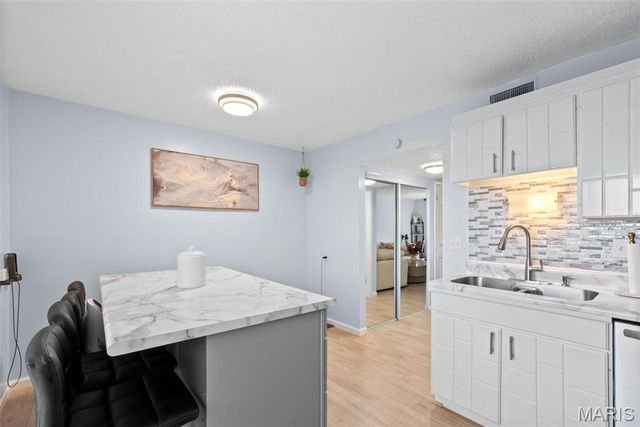 1841 Mansard Drive, Mehlville, MO 63125