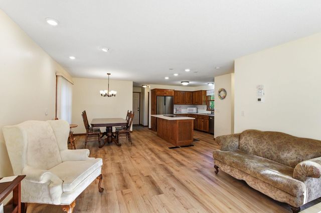 201 Montana Avenue, Big Lake, MN 55309