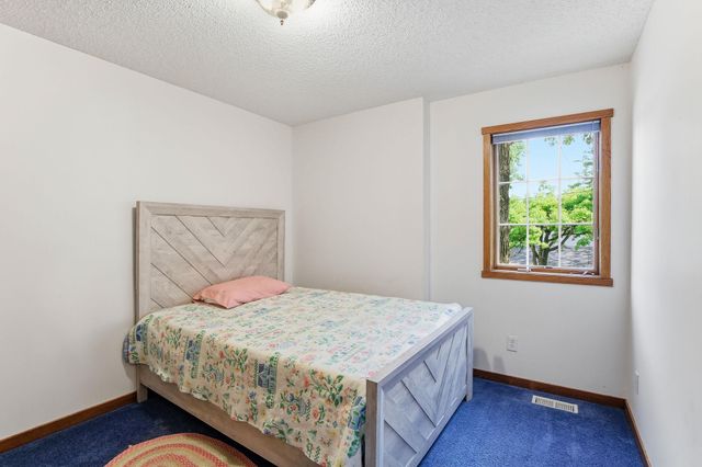 201 Montana Avenue, Big Lake, MN 55309
