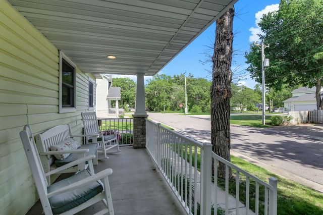 201 Montana Avenue, Big Lake, MN 55309