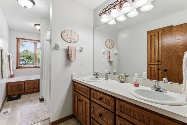 201 Montana Avenue, Big Lake, MN 55309