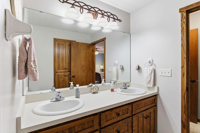 201 Montana Avenue, Big Lake, MN 55309