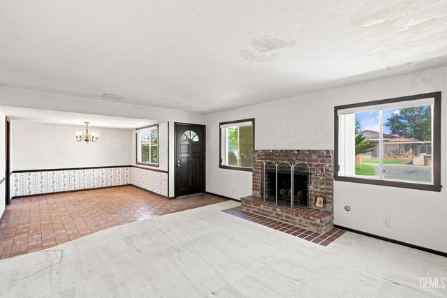 6725 Lucille Avenue, Bakersfield, CA 93308