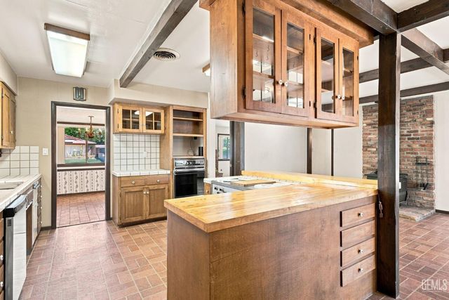 6725 Lucille Avenue, Bakersfield, CA 93308