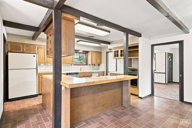 6725 Lucille Avenue, Bakersfield, CA 93308