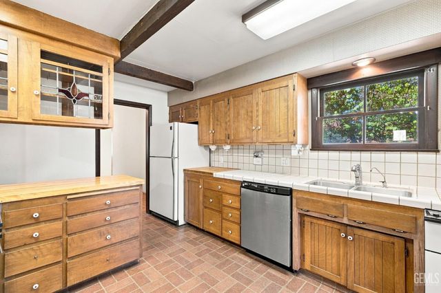 6725 Lucille Avenue, Bakersfield, CA 93308