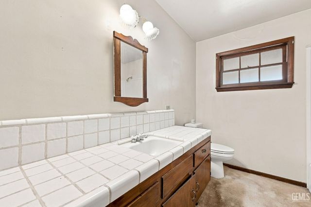 6725 Lucille Avenue, Bakersfield, CA 93308
