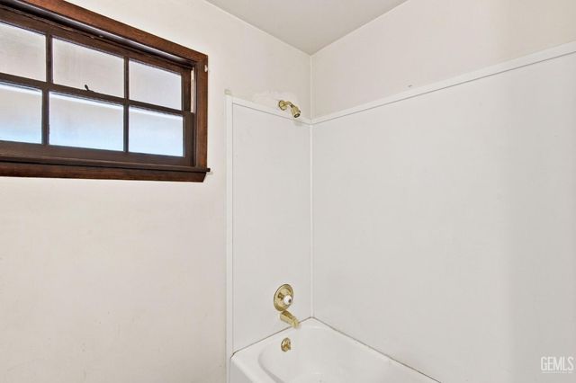 6725 Lucille Avenue, Bakersfield, CA 93308