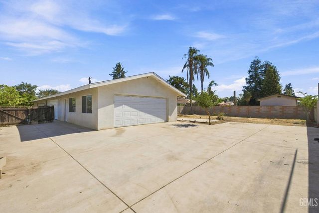 6725 Lucille Avenue, Bakersfield, CA 93308