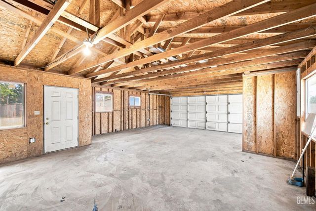 6725 Lucille Avenue, Bakersfield, CA 93308