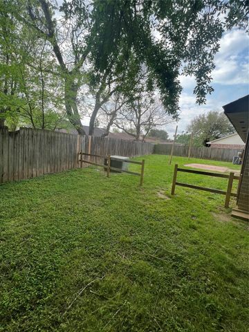 3611 Macon Place Court, Houston, TX 77082