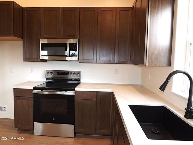 2763 SUNFLOWER Drive, Overgaard, AZ 85933