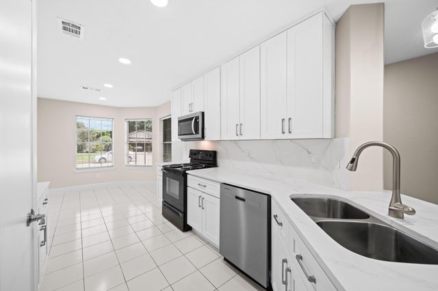 2134 Tower Bridge Road, Pearland, TX 77581