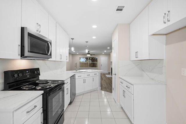 2134 Tower Bridge Road, Pearland, TX 77581