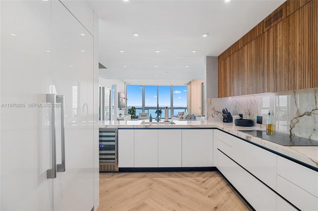 1331 Brickell Bay Dr 2903, Miami, FL 33131