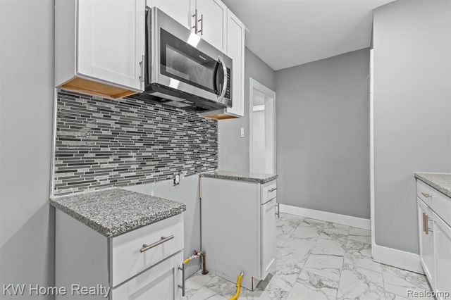 2341 Fullerton Street, Detroit, MI 48238