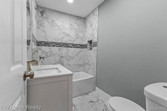 2341 Fullerton Street, Detroit, MI 48238