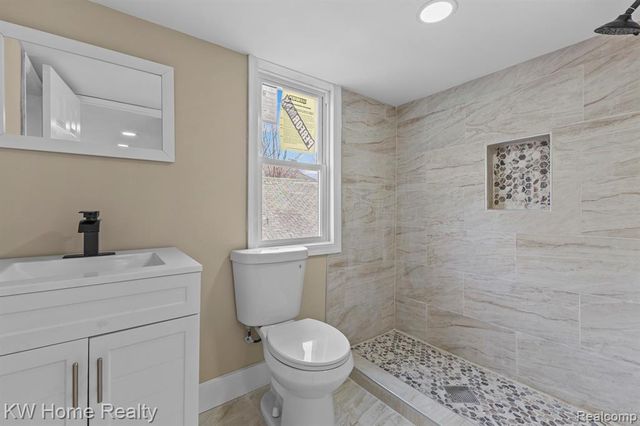 2341 Fullerton Street, Detroit, MI 48238