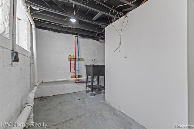 2341 Fullerton Street, Detroit, MI 48238