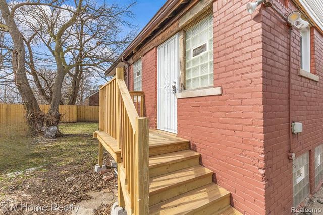 2341 Fullerton Street, Detroit, MI 48238