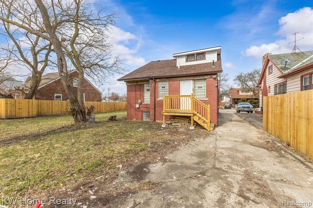 2341 Fullerton Street, Detroit, MI 48238