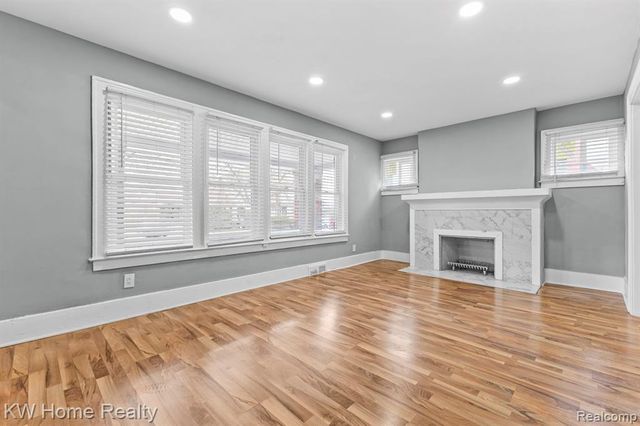 2341 Fullerton Street, Detroit, MI 48238