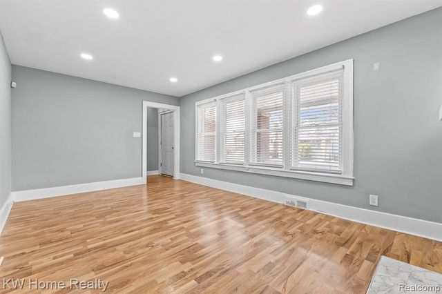 2341 Fullerton Street, Detroit, MI 48238