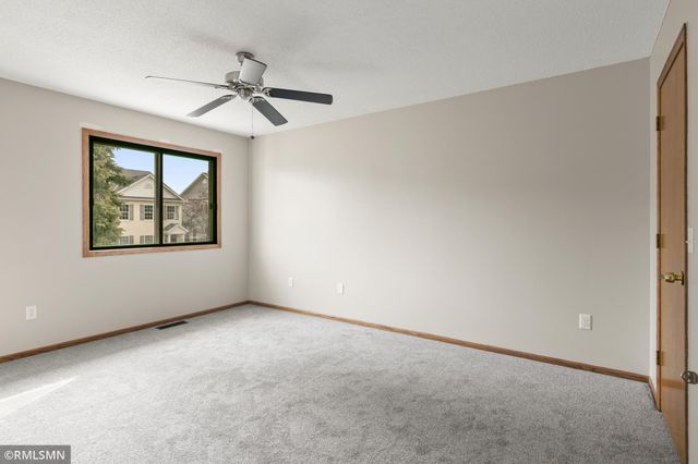 7578 13th Street N, Oakdale, MN 55128