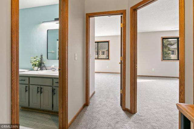 7578 13th Street N, Oakdale, MN 55128