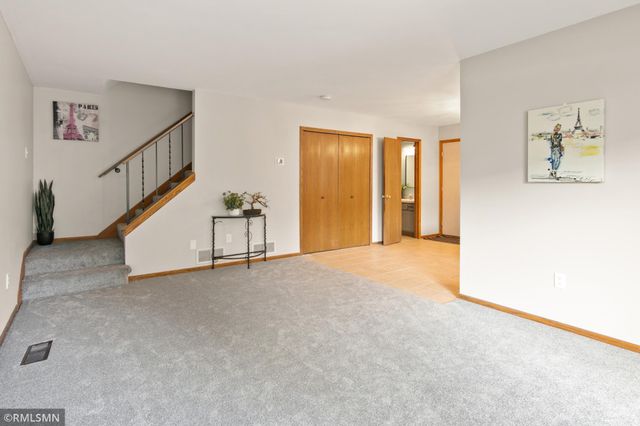 7578 13th Street N, Oakdale, MN 55128