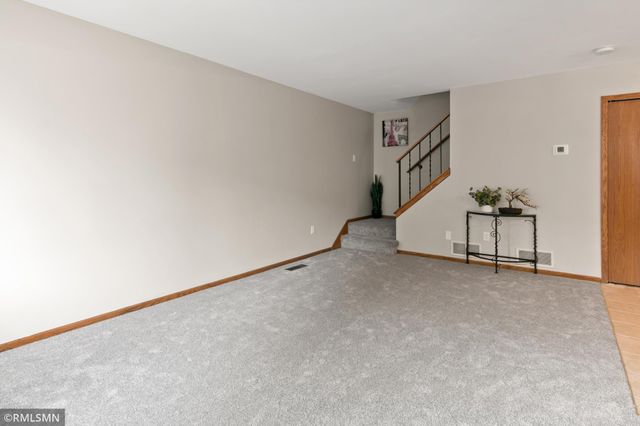 7578 13th Street N, Oakdale, MN 55128