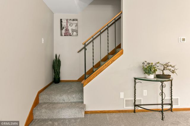 7578 13th Street N, Oakdale, MN 55128