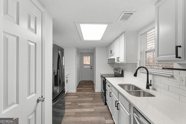 140 Carols Lane, Locust Grove, GA 30248