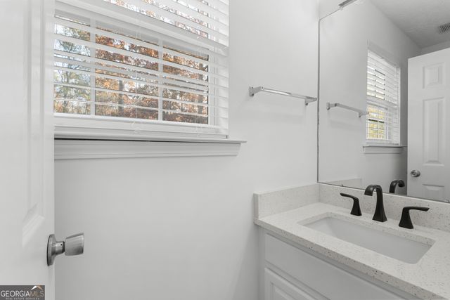 140 Carols Lane, Locust Grove, GA 30248