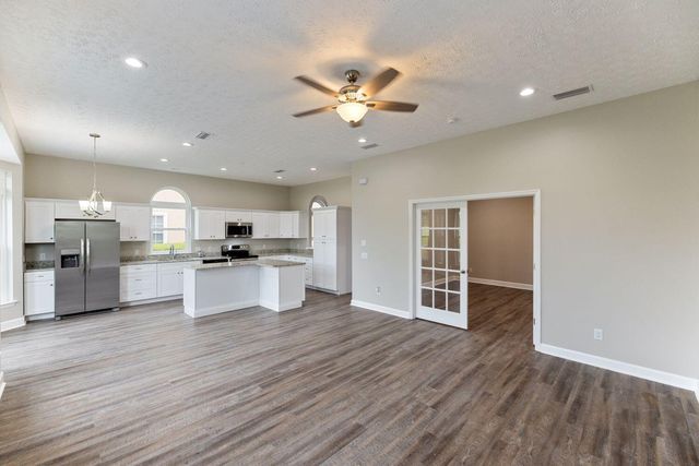 2601 Country Club Drive, Lynn Haven, FL 32444