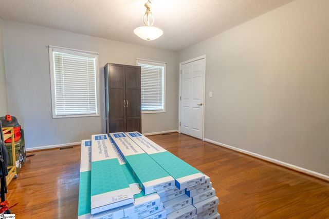 401 Claremont Circle, Spartanburg, SC 29302