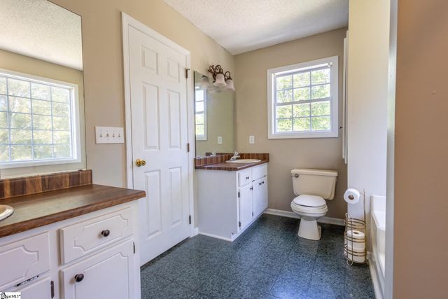 401 Claremont Circle, Spartanburg, SC 29302