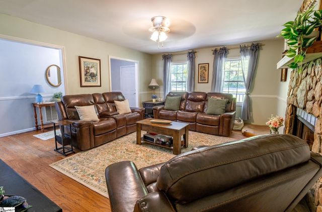 401 Claremont Circle, Spartanburg, SC 29302