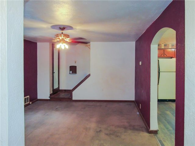 621 3RD St, N Versailles, PA 15137