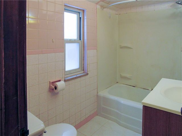 621 3RD St, N Versailles, PA 15137